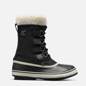 New Sorel Women’s Winter Carnival Boots in Black